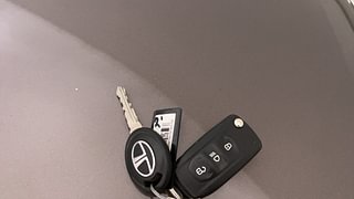 Used 2019 Tata Tiago [2016-2020] Revotron XZA AMT Petrol Automatic extra CAR KEY VIEW