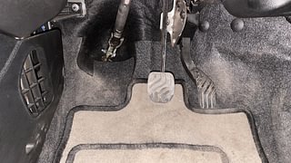 Used 2019 Renault Kwid [2015-2019] 1.0 RXT AMT Opt Petrol Automatic interior PEDALS VIEW