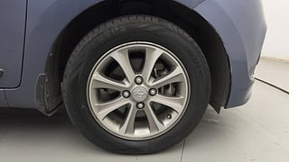 Used 2016 Hyundai Grand i10 [2013-2017] Asta (O) AT 1.2 kappa VTVT Petrol Automatic tyres RIGHT FRONT TYRE RIM VIEW