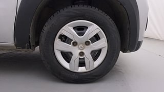 Used 2016 Renault Kwid [2015-2019] RXL Petrol Manual tyres RIGHT FRONT TYRE RIM VIEW