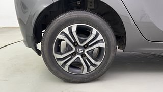 Used 2020 Tata Tiago Revotron XZA AMT Petrol Automatic tyres RIGHT REAR TYRE RIM VIEW