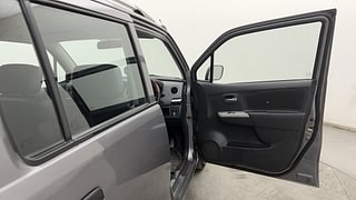 Used 2012 Maruti Suzuki Wagon R 1.0 [2010-2013] LXi CNG Petrol+cng Manual interior RIGHT FRONT DOOR OPEN VIEW