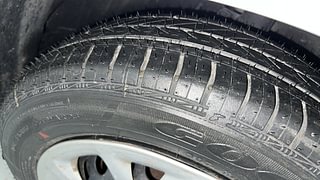 Used 2018 Hyundai Grand i10 [2017-2020] Sportz 1.2 CRDi Diesel Manual tyres RIGHT FRONT TYRE TREAD VIEW