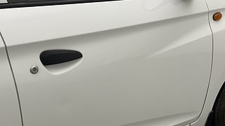 Used 2017 Hyundai Eon [2011-2018] Magna + Petrol Manual dents MINOR SCRATCH