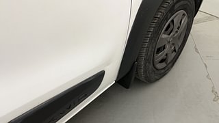 Used 2017 Renault Kwid [2017-2019] RXT 1.0 SCE Special Petrol Manual dents MINOR DENT