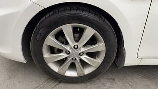 Used 2011 Hyundai Verna [2011-2015] Fluidic 1.6 VTVT SX Opt AT Petrol Automatic tyres LEFT FRONT TYRE RIM VIEW