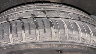 Used 2021 Renault Kwid 1.0L RXT (O) AMT SCE Petrol Automatic tyres LEFT REAR TYRE TREAD VIEW