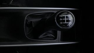 Used 2018 Maruti Suzuki Baleno [2015-2019] Zeta Petrol Petrol Manual interior GEAR  KNOB VIEW