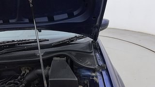 Used 2014 Volkswagen Polo [2010-2014] Highline1.2L (P) Petrol Manual engine ENGINE LEFT SIDE HINGE & APRON VIEW