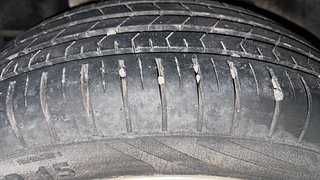 Used 2019 Maruti Suzuki Swift [2017-2021] ZXi AMT Petrol Automatic tyres RIGHT REAR TYRE TREAD VIEW