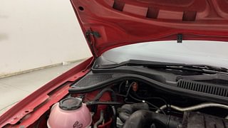 Used 2020 Volkswagen Polo [2018-2022] Comfortline 1.0L (P) Petrol Manual engine ENGINE RIGHT SIDE HINGE & APRON VIEW