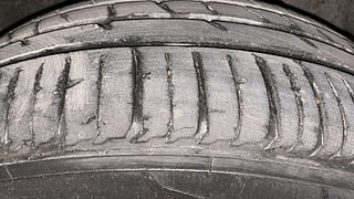 Used 2020 Renault Triber RXZ AMT Petrol Automatic tyres RIGHT REAR TYRE TREAD VIEW