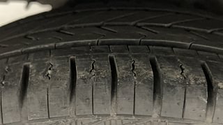 Used 2017 Hyundai Eon [2011-2018] Magna + Petrol Manual tyres RIGHT REAR TYRE TREAD VIEW