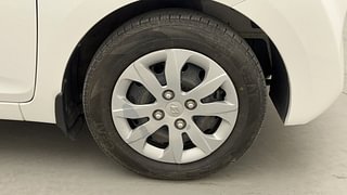 Used 2017 Hyundai Eon [2011-2018] Magna + Petrol Manual tyres RIGHT FRONT TYRE RIM VIEW