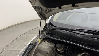 Used 2011 Hyundai Verna [2011-2015] Fluidic 1.6 VTVT SX Opt AT Petrol Automatic engine ENGINE RIGHT SIDE HINGE & APRON VIEW