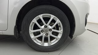 Used 2019 Maruti Suzuki Swift [2017-2021] ZXi AMT Petrol Automatic tyres RIGHT FRONT TYRE RIM VIEW