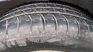 Used 2016 Hyundai Grand i10 [2013-2017] Asta (O) AT 1.2 kappa VTVT Petrol Automatic tyres RIGHT FRONT TYRE TREAD VIEW