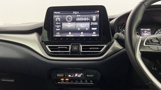 Used 2022 Maruti Suzuki Baleno Alpha AT Petrol Petrol Automatic top_features Integrated (in-dash) music system