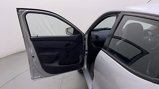 Used 2016 Renault Kwid [2015-2019] RXL Petrol Manual interior LEFT FRONT DOOR OPEN VIEW