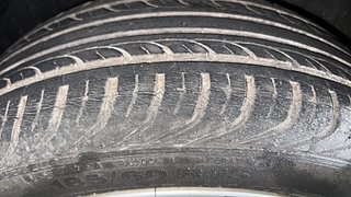 Used 2014 Volkswagen Polo [2010-2014] Highline1.2L (P) Petrol Manual tyres RIGHT REAR TYRE TREAD VIEW