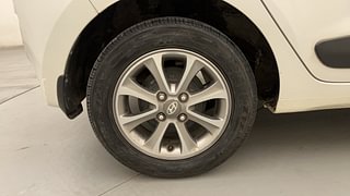 Used 2016 Hyundai Grand i10 Asta 1.2 Kappa VTVT (O) Petrol Manual tyres RIGHT REAR TYRE RIM VIEW