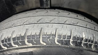 Used 2019 Renault Kwid [2015-2019] 1.0 RXT AMT Petrol Automatic tyres LEFT FRONT TYRE TREAD VIEW
