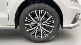 Used 2020 Volkswagen Vento Highline 1.0L TSI Petrol Manual tyres RIGHT FRONT TYRE RIM VIEW