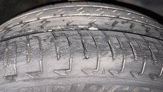 Used 2017 Maruti Suzuki Ignis [2017-2020] Zeta AMT Petrol Petrol Automatic tyres RIGHT FRONT TYRE TREAD VIEW
