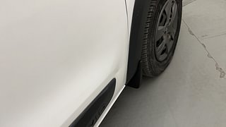 Used 2017 Renault Kwid [2017-2019] RXT 1.0 SCE Special Petrol Manual dents MINOR SCRATCH