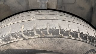 Used 2018 Renault Kwid [2015-2019] RXT Opt Petrol Manual tyres RIGHT FRONT TYRE TREAD VIEW