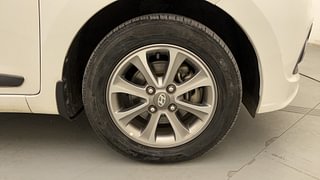 Used 2016 Hyundai Grand i10 Asta 1.2 Kappa VTVT (O) Petrol Manual tyres RIGHT FRONT TYRE RIM VIEW