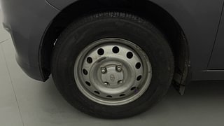 Used 2014 Hyundai i10 magna 1.1 Petrol Manual tyres LEFT FRONT TYRE RIM VIEW