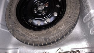 Used 2010 Maruti Suzuki Swift Dzire VXI 1.2 Petrol Manual tyres SPARE TYRE VIEW
