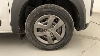 Used 2017 Renault Kwid [2017-2019] RXT 1.0 SCE Special Petrol Manual tyres RIGHT FRONT TYRE RIM VIEW