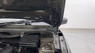 Used 2018 Renault Kwid [2015-2019] RXT Opt Petrol Manual engine ENGINE LEFT SIDE HINGE & APRON VIEW