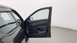 Used 2018 Renault Kwid [2015-2019] RXT Opt Petrol Manual interior RIGHT FRONT DOOR OPEN VIEW