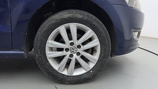 Used 2014 Volkswagen Polo [2010-2014] Highline1.2L (P) Petrol Manual tyres RIGHT FRONT TYRE RIM VIEW
