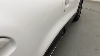 Used 2017 Renault Kwid [2017-2019] RXT 1.0 SCE Special Petrol Manual dents MINOR SCRATCH