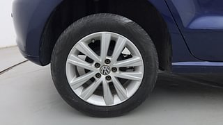 Used 2014 Volkswagen Polo [2010-2014] Highline1.2L (P) Petrol Manual tyres RIGHT REAR TYRE RIM VIEW