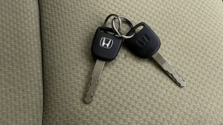 Used 2016 Honda Brio [2011-2016] EX MT Petrol Manual extra CAR KEY VIEW