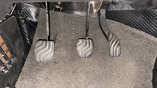 Used 2018 Renault Kwid [2015-2019] RXT Opt Petrol Manual interior PEDALS VIEW