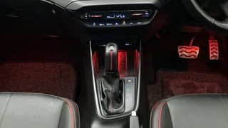Used 2021 Hyundai i20 N Line N8 1.0 Turbo DCT Dual Tone Petrol Automatic interior GEAR  KNOB VIEW