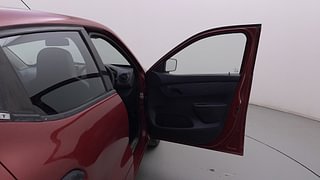 Used 2016 Renault Kwid [2015-2019] RXT Petrol Manual interior RIGHT FRONT DOOR OPEN VIEW