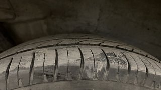 Used 2010 Maruti Suzuki Wagon R 1.0 [2010-2019] VXi Petrol Manual tyres RIGHT REAR TYRE TREAD VIEW