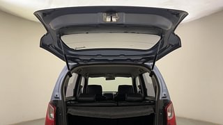 Used 2010 Maruti Suzuki Wagon R 1.0 [2010-2019] VXi Petrol Manual interior DICKY DOOR OPEN VIEW