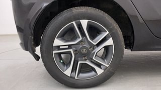 Used 2022 Tata Tiago XZA+ AMT Petrol Automatic tyres RIGHT REAR TYRE RIM VIEW