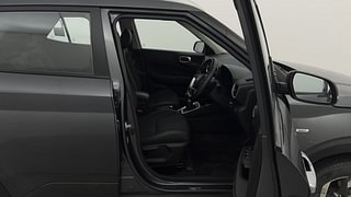 Used 2021 Hyundai Venue [2019-2022] SX 1.0 (O) Turbo iMT Petrol Manual interior RIGHT SIDE FRONT DOOR CABIN VIEW