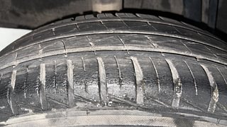 Used 2021 renault Kwid 1.0 RXT Opt Petrol Manual tyres RIGHT REAR TYRE TREAD VIEW