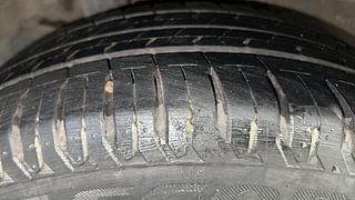 Used 2018 Hyundai Verna [2017-2020] 1.6 VTVT SX Petrol Manual tyres RIGHT REAR TYRE TREAD VIEW