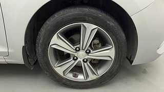 Used 2018 Hyundai Verna [2017-2020] 1.6 VTVT SX Petrol Manual tyres RIGHT FRONT TYRE RIM VIEW